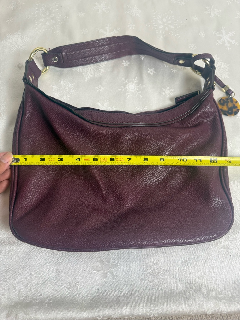 Liz Claiborne Burgundy Hobo Shoulder Bag Gold Hardware Charm Y2K Slouchy Purse - Picture 9 of 11